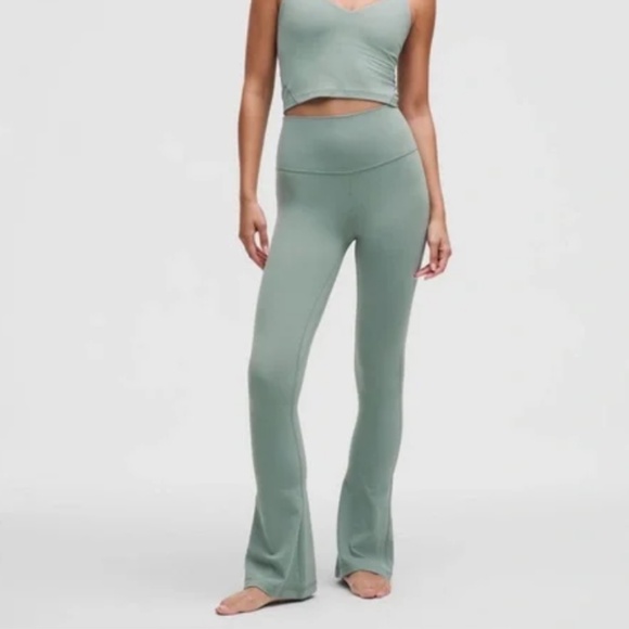 Lululemon Align Mini Flare Pant High Rise Short 30” - Smoked Spruce (Size 4) - Picture 2 of 9